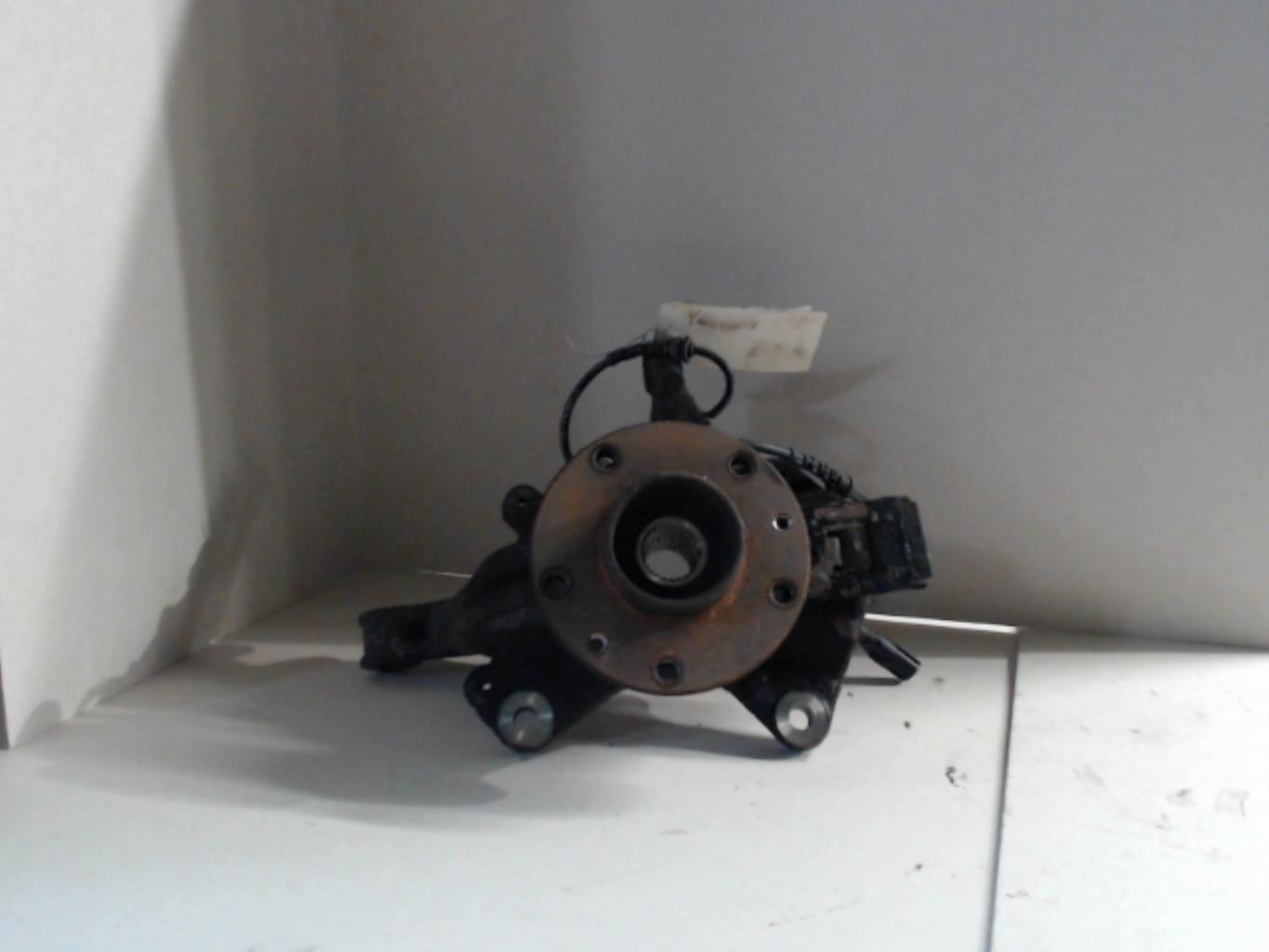 Fusee avant gauche RENAULT MEGANE 3 PHASE 1 Diesel - 1