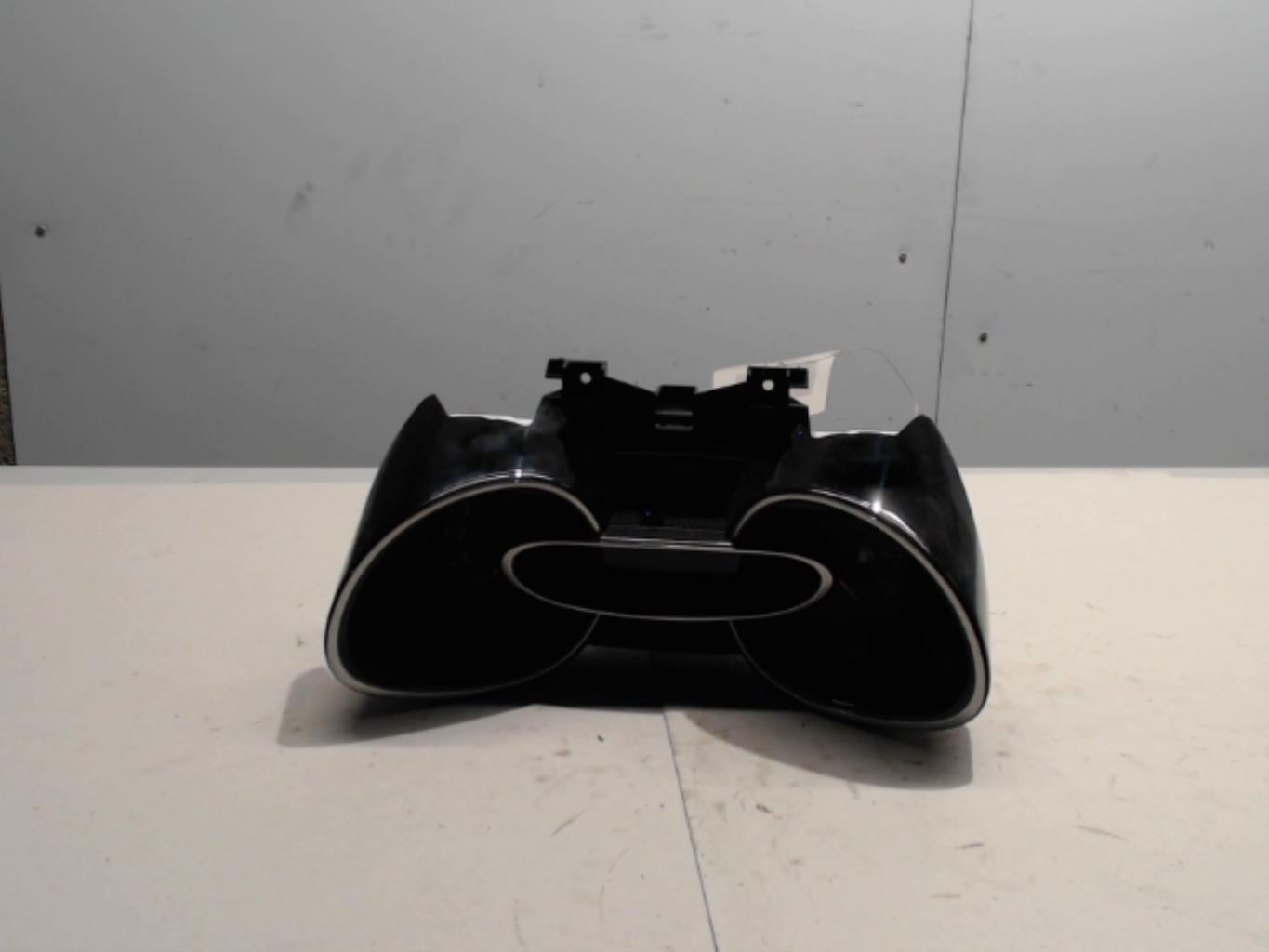 Compteur RENAULT CLIO 4 PHASE 2 Essence - 1