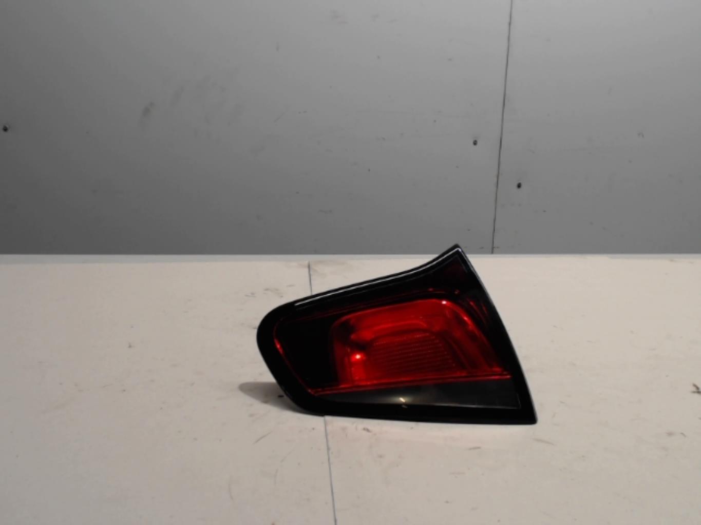 Feu arriere secondaire gauche (feux) CITROEN C3 2 PHASE 2 Essence - 1