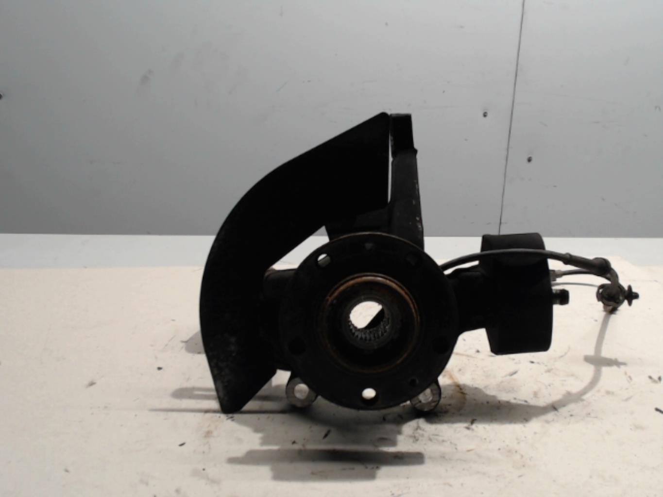 Fusee avant gauche PEUGEOT 605 PHASE 1 Diesel - 1
