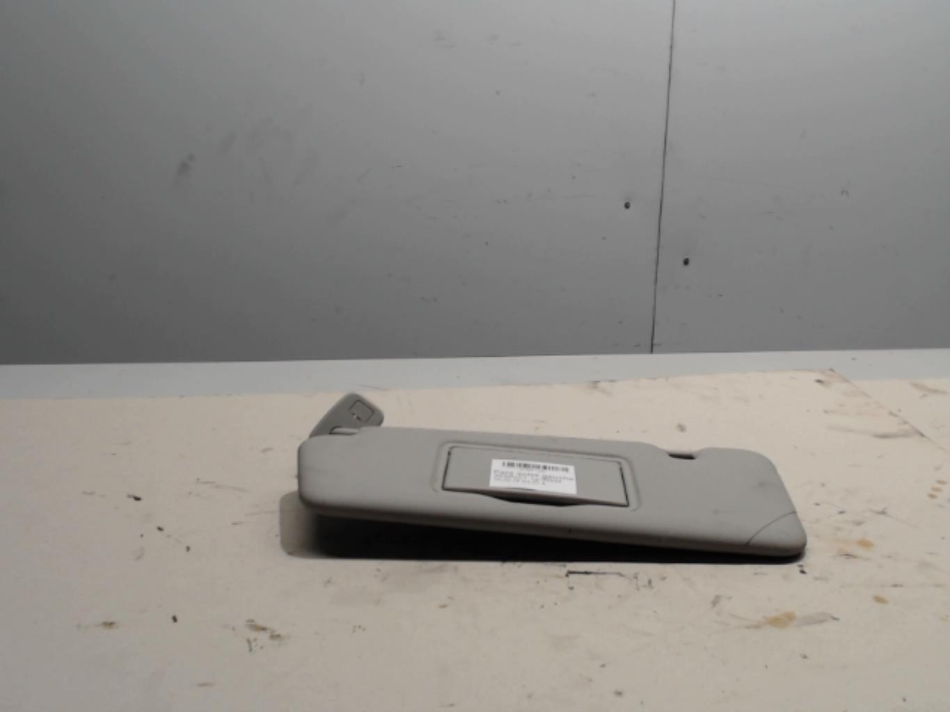 Pare soleil gauche RENAULT CLIO 4 PHASE 2 Essence - 1