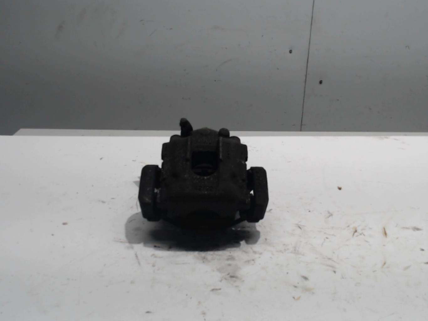 Etrier arriere gauche (freinage) BMW SERIE 3 E46 COUPE PHASE 2 Diesel - 1