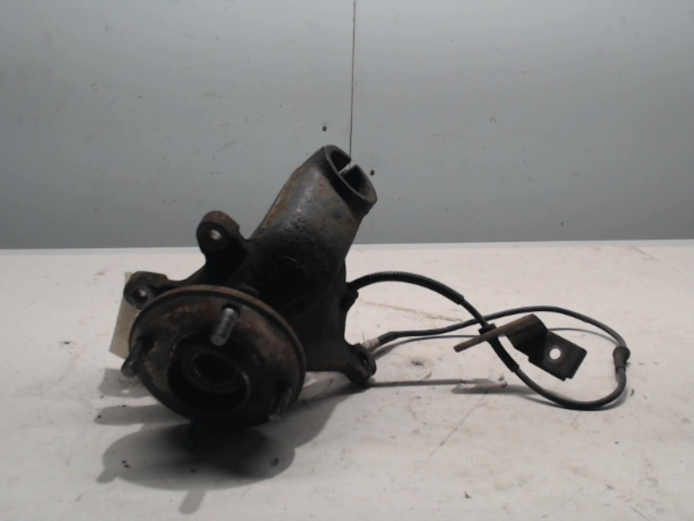 Fusee avant gauche - FORD 