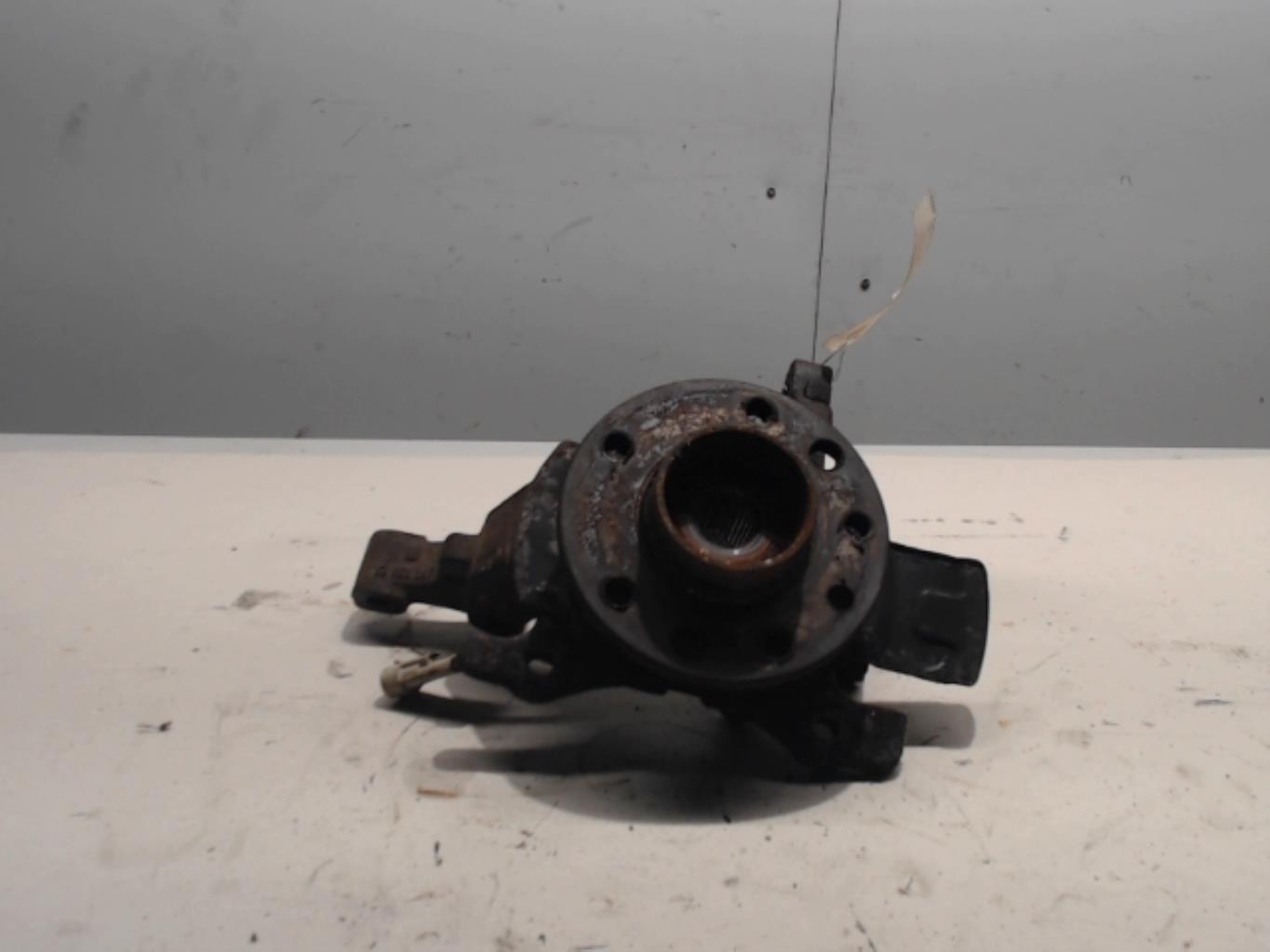 Fusee avant gauche OPEL ZAFIRA A PHASE 1 Diesel - 1