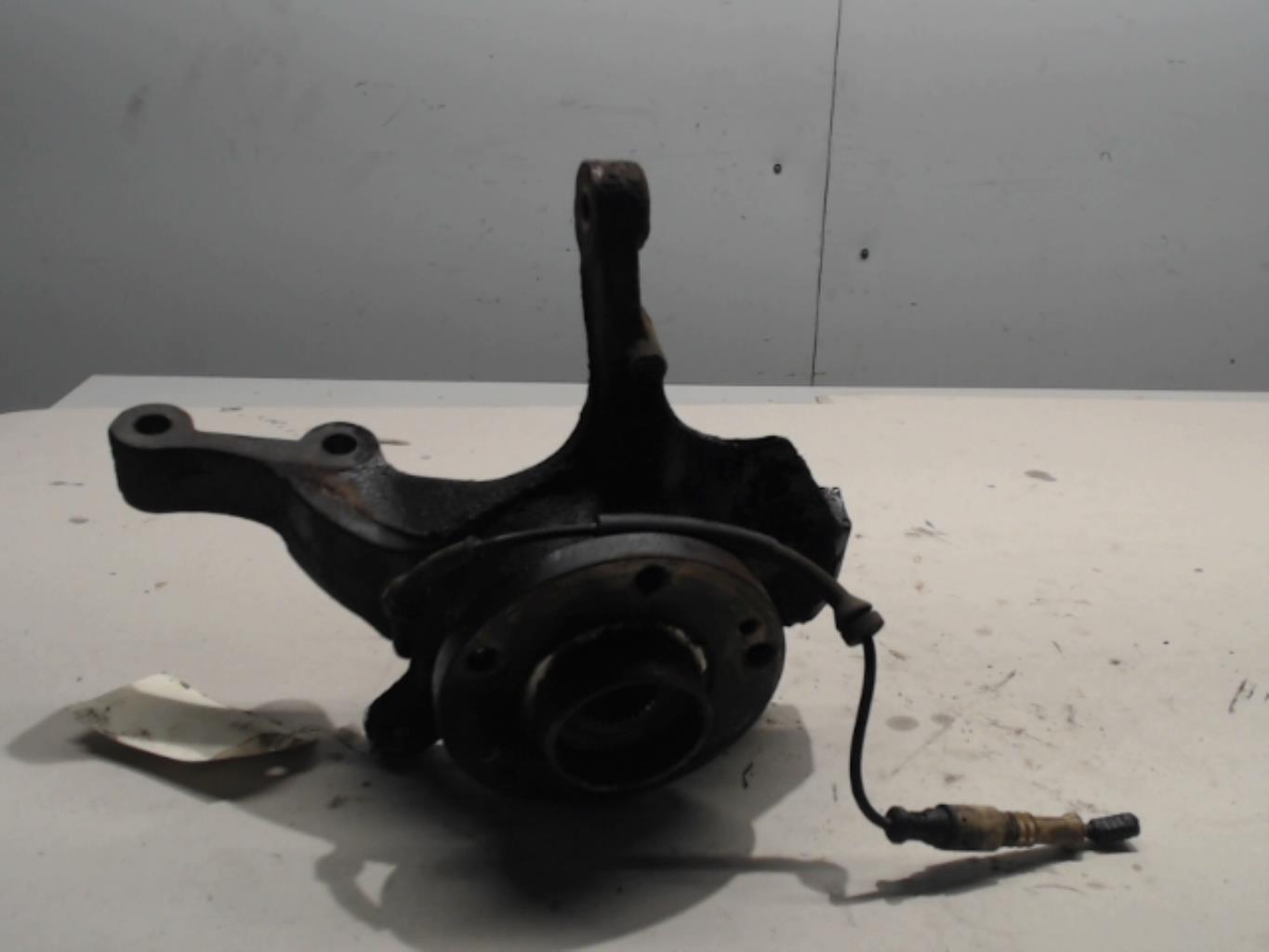 Fusee avant gauche RENAULT LAGUNA 1 PHASE 2 BREAK Diesel - 1