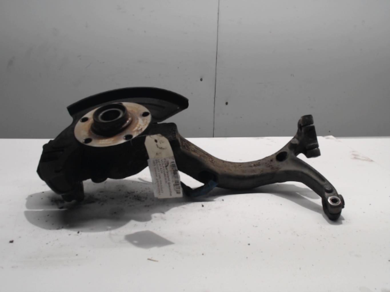 Fusee avant gauche VOLKSWAGEN PASSAT 4 PHASE 1 Diesel - 1