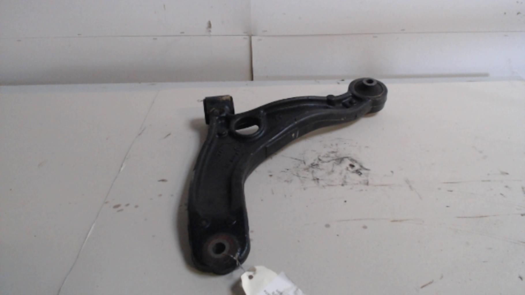 Bras inferieur avant gauche RENAULT MASTER 3  - 1