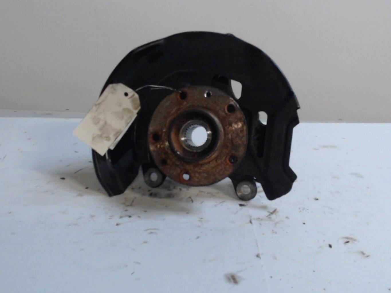 Fusee avant gauche NISSAN QASHQAI 2 PHASE 2 Essence - 1