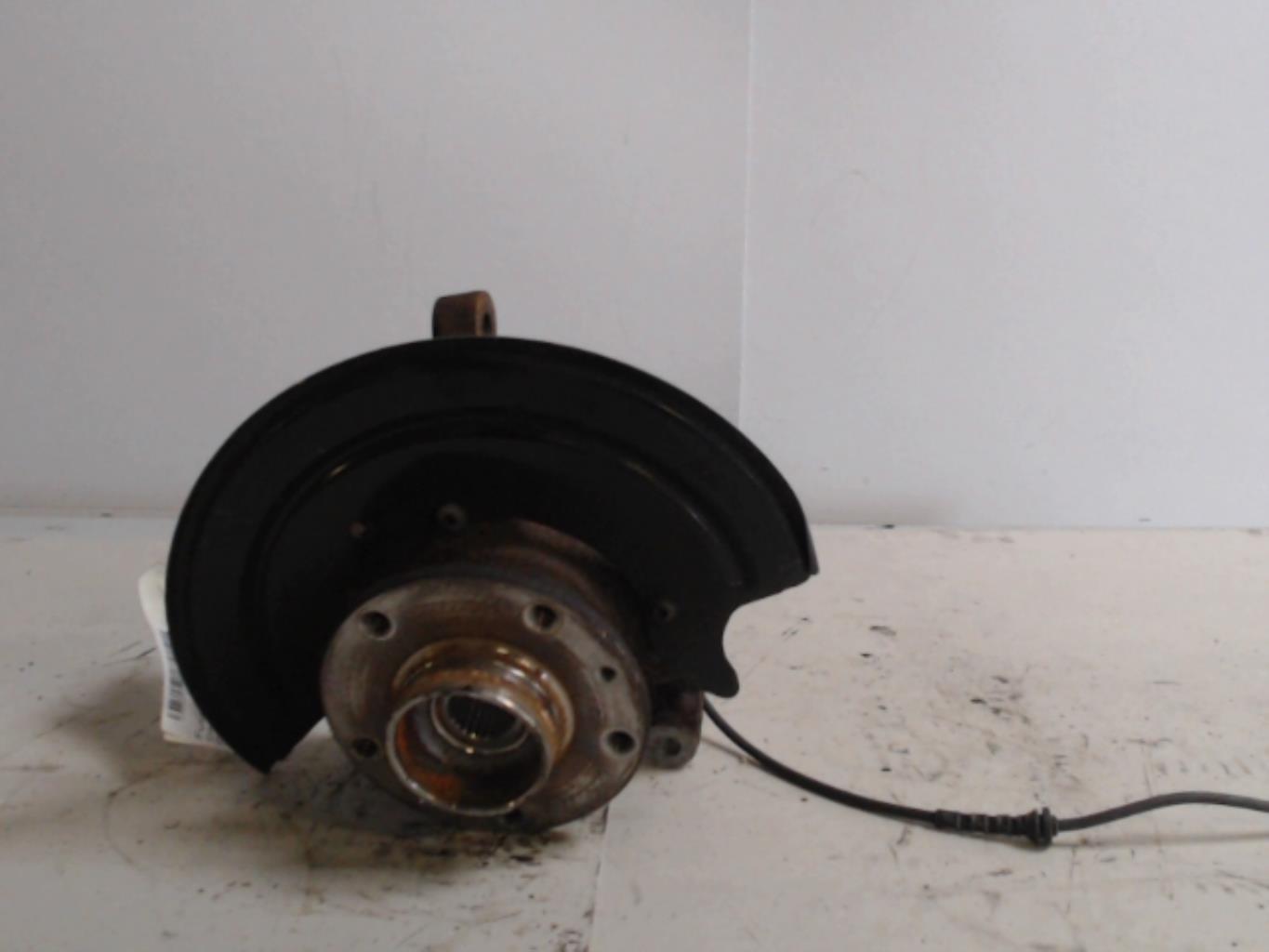 Fusee avant gauche DACIA DUSTER 2 Diesel - 1