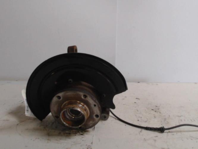 Fusee avant gauche - DACIA 