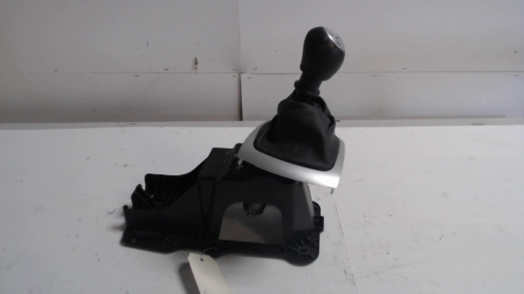 Levier de vitesses RENAULT MEGANE 3 PHASE 1 Diesel - 1