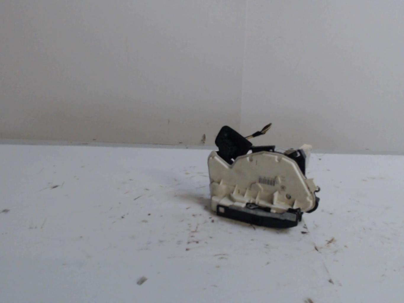 Serrure avant droit VOLKSWAGEN GOLF 6 Diesel - 1