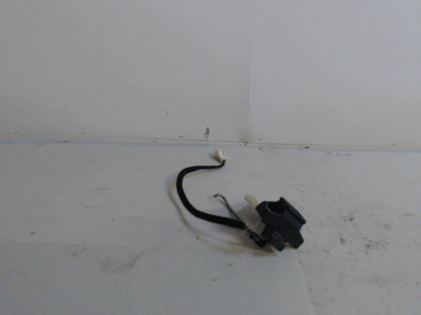 Serrure de hayon RENAULT CLIO 2 PHASE 2 Diesel - 1