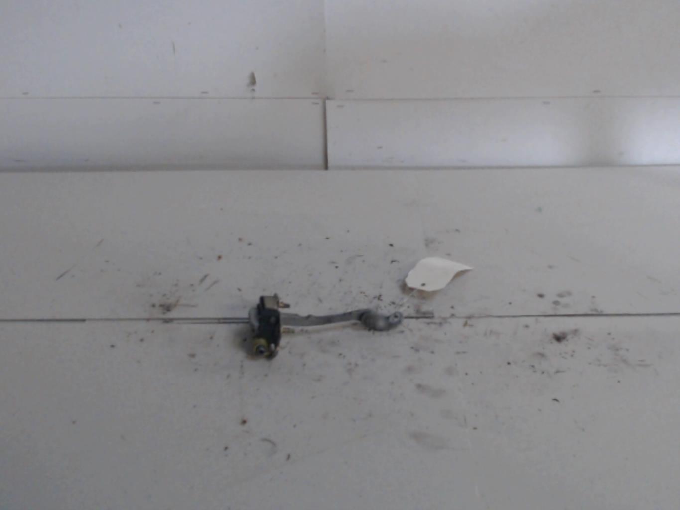 Arret de porte avant droit RENAULT CLIO 2 PHASE 1 Diesel - 1