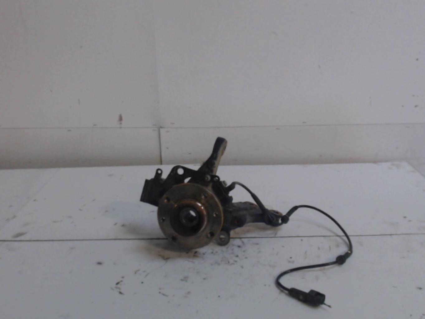 Fusee avant droit RENAULT CLIO 4 PHASE 2  - 1