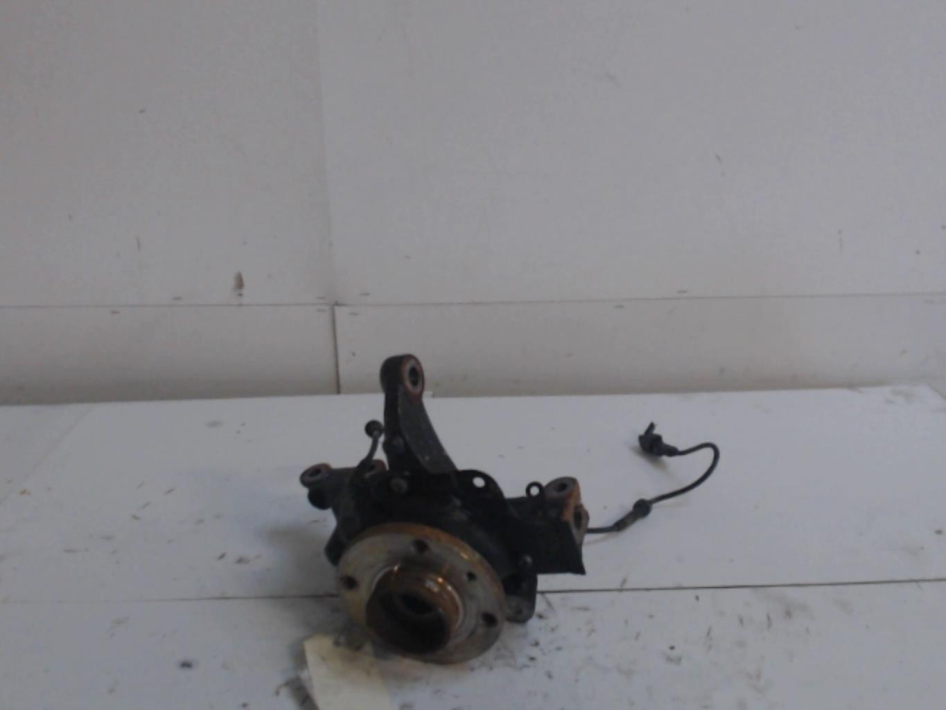 Fusee avant gauche RENAULT CLIO 4 PHASE 2  - 1
