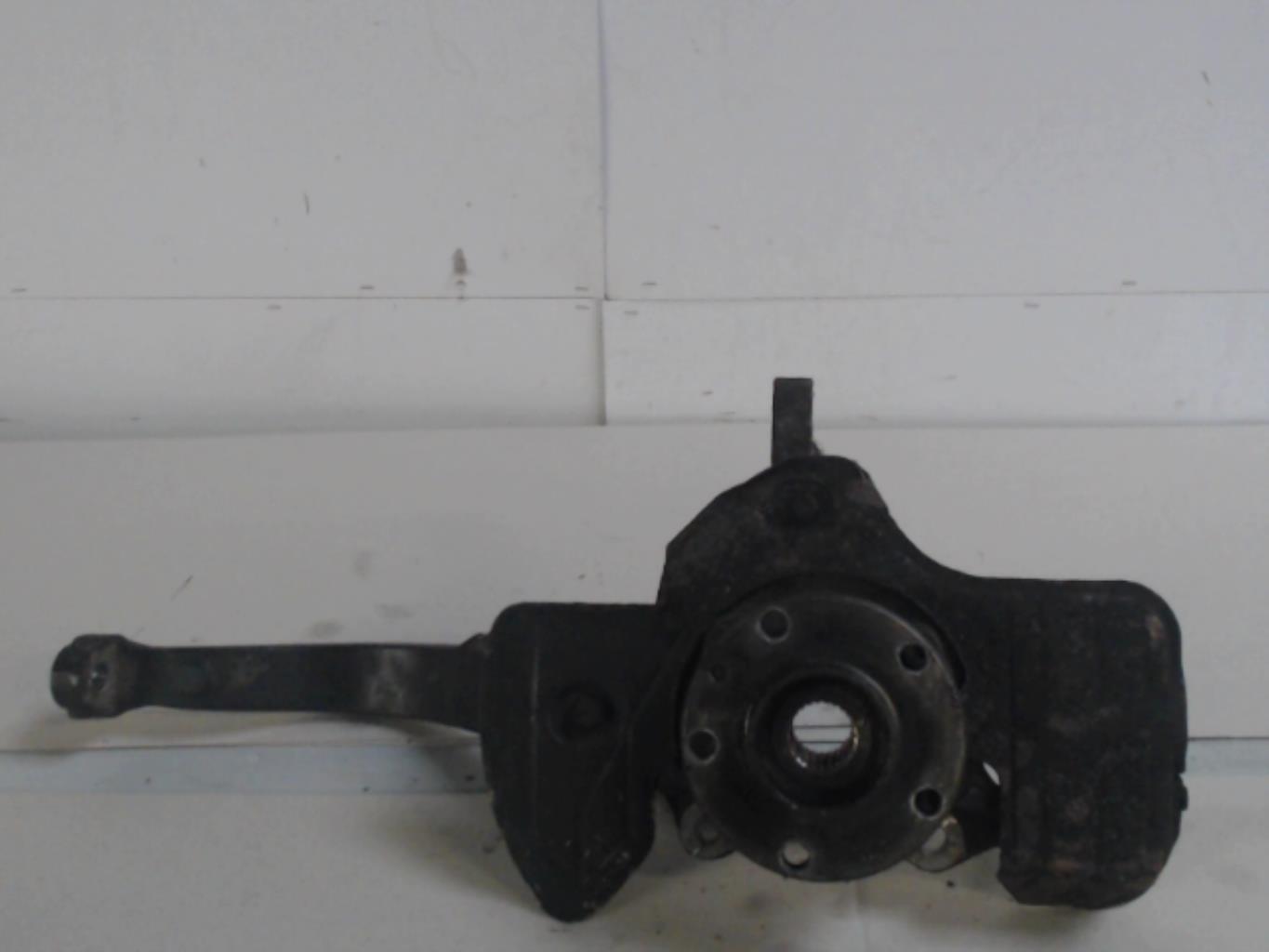 Fusee avant gauche ALFA ROMEO 147 PHASE 1 Essence - 1