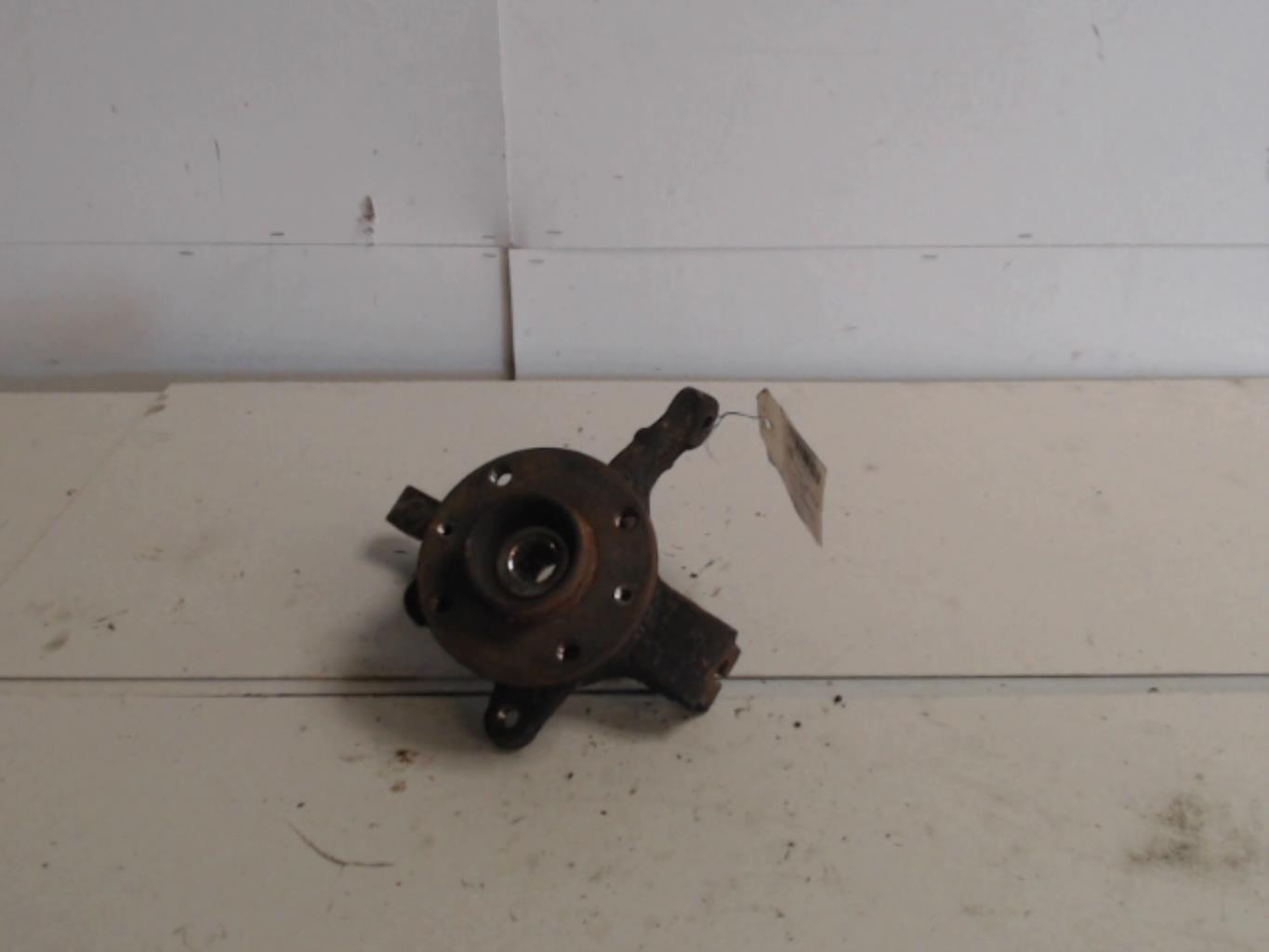 Fusee avant gauche DACIA SANDERO 1 Essence - 1