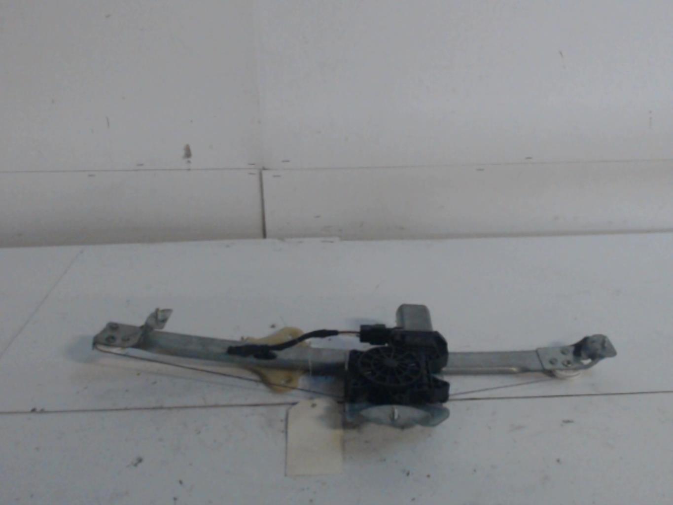 Leve vitre electrique avant gauche RENAULT CLIO 4 PHASE 2  - 1