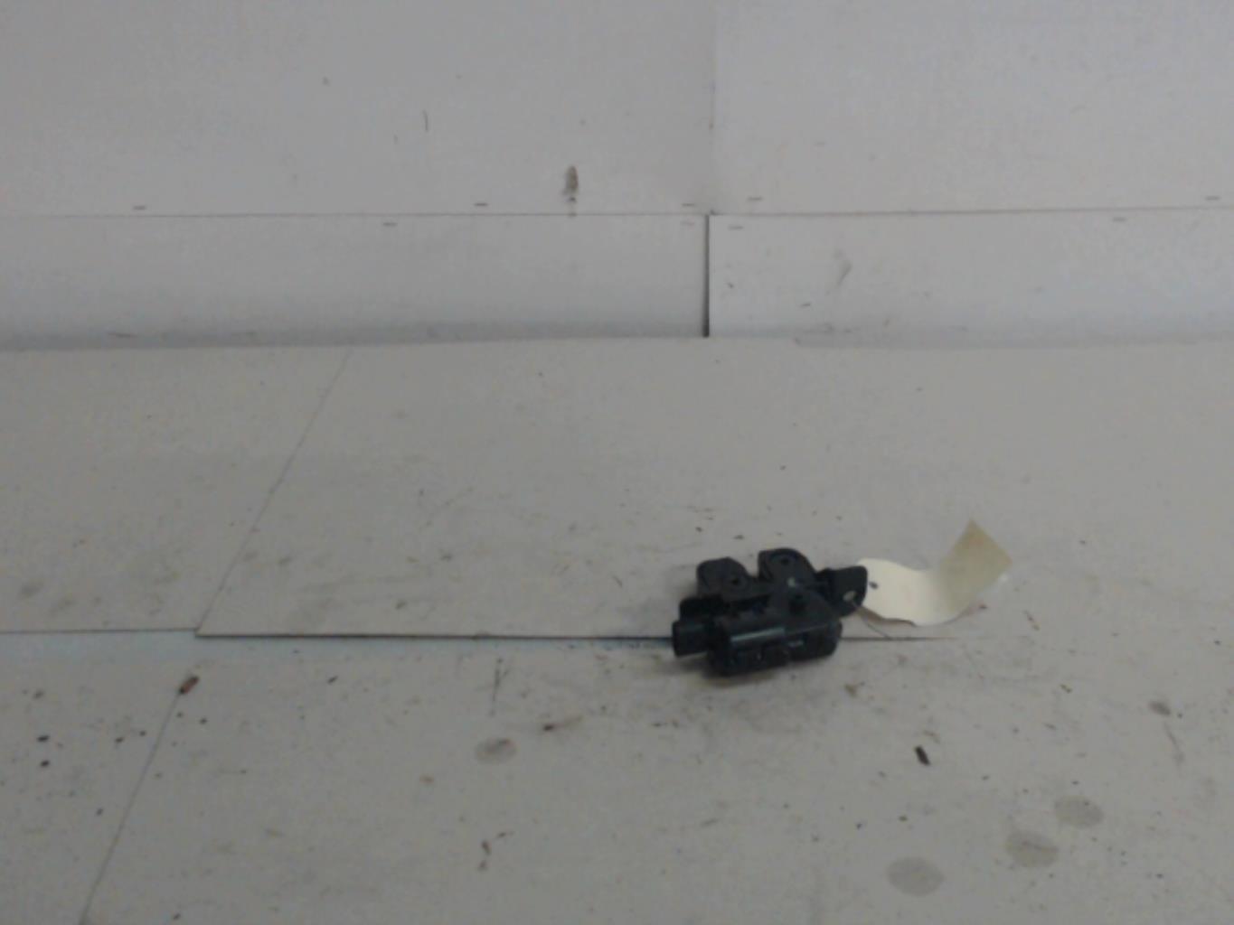 Fermeture centralisee coffre RENAULT CLIO 4 PHASE 2  - 1
