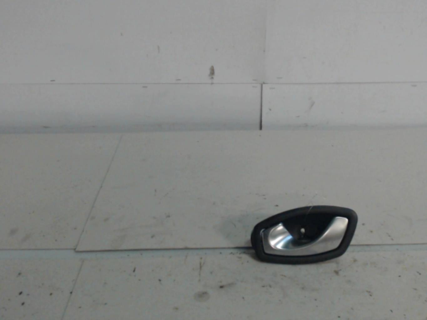 Poignee interieur avant gauche RENAULT CLIO 4 PHASE 2  - 1