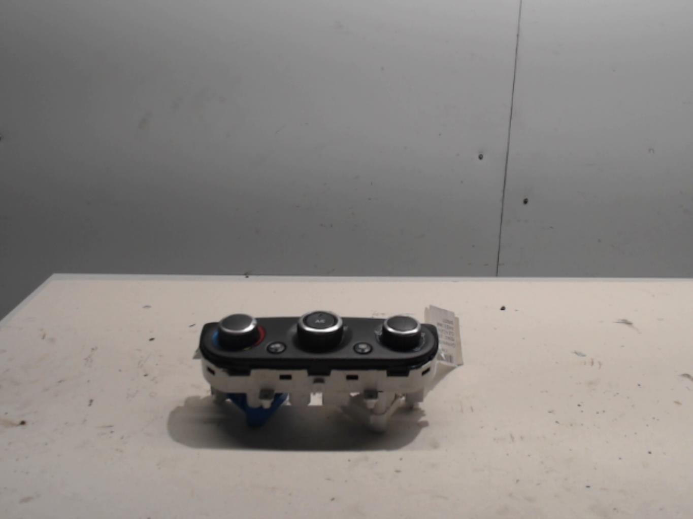 Commande chauffage RENAULT CLIO 4 PHASE 2 Diesel - 1