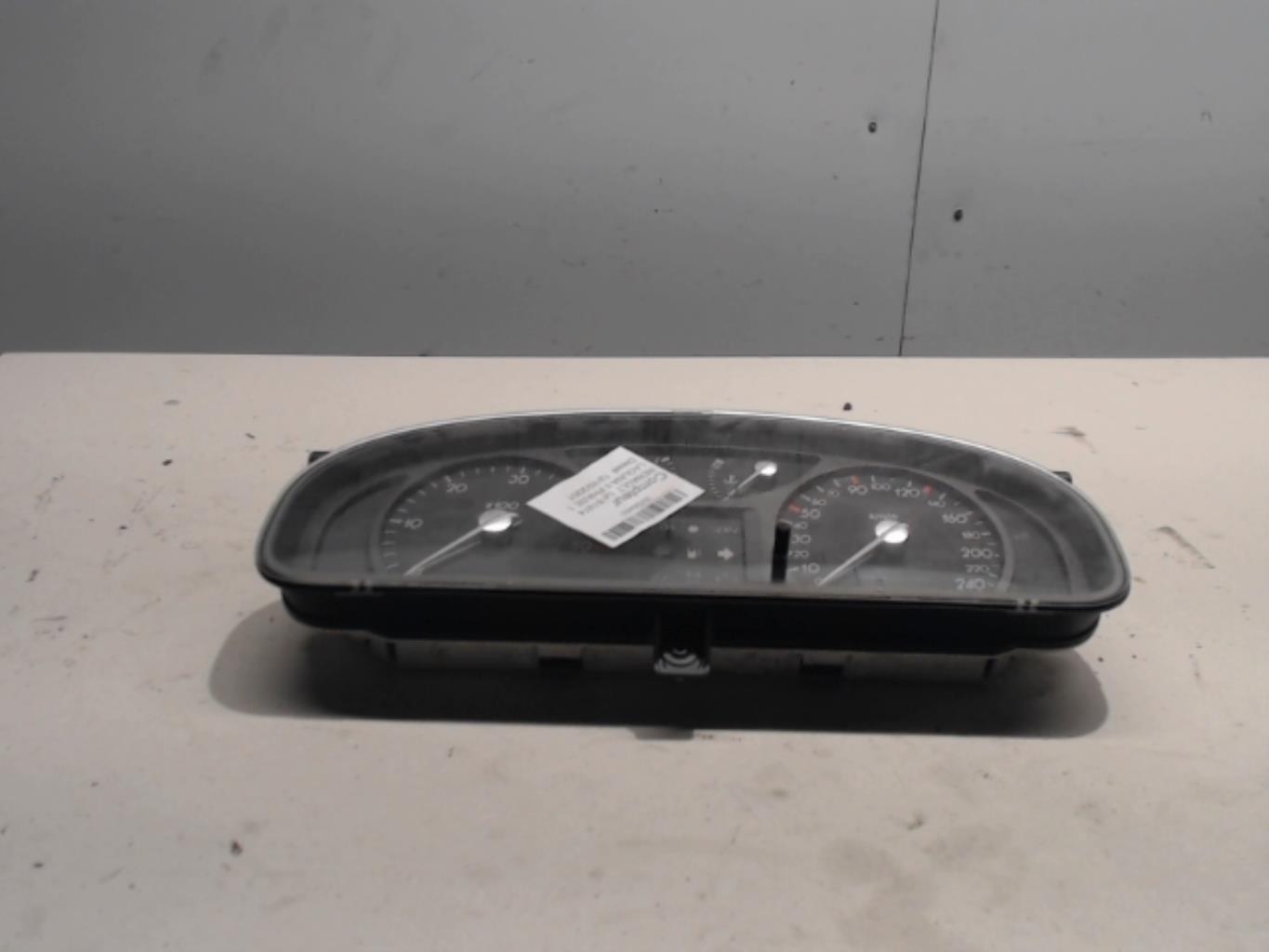 Compteur RENAULT LAGUNA 2 PHASE 1 Diesel - 1