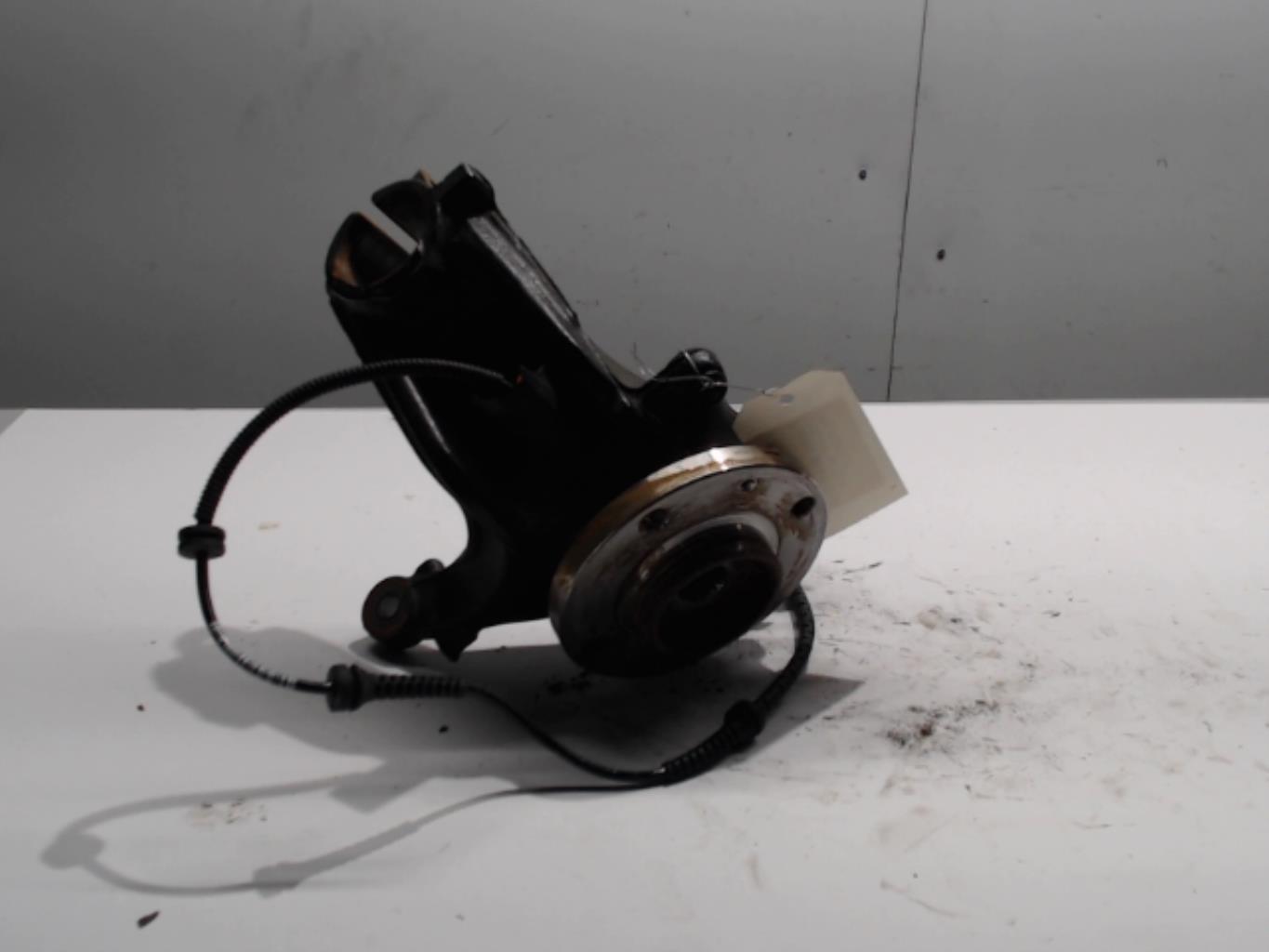 Fusee avant droit CITROEN DS3 PHASE 1 Essence - 1
