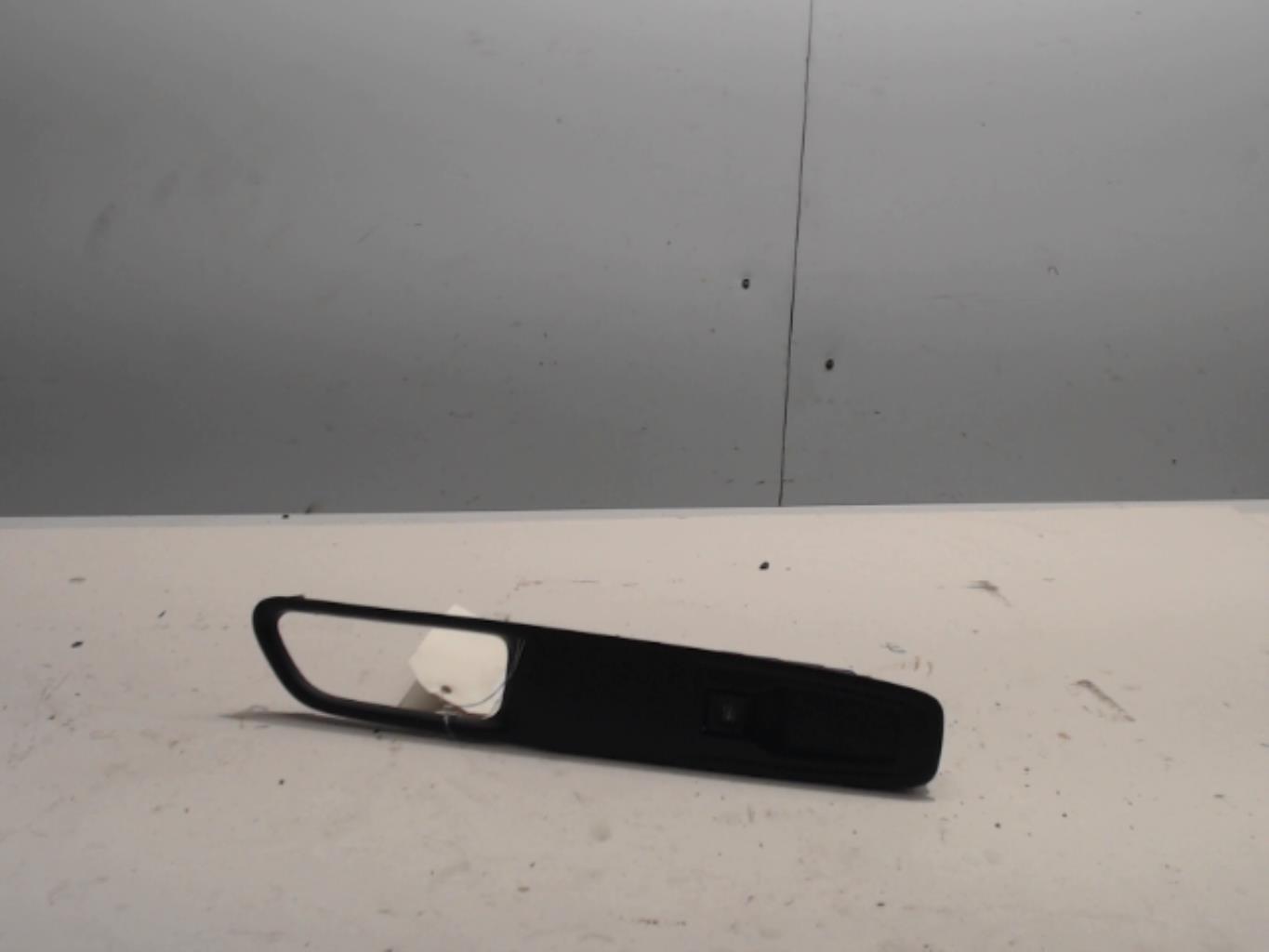 Interrupteur de leve vitre avant droit RENAULT CLIO 4 PHASE 2 Diesel - 1