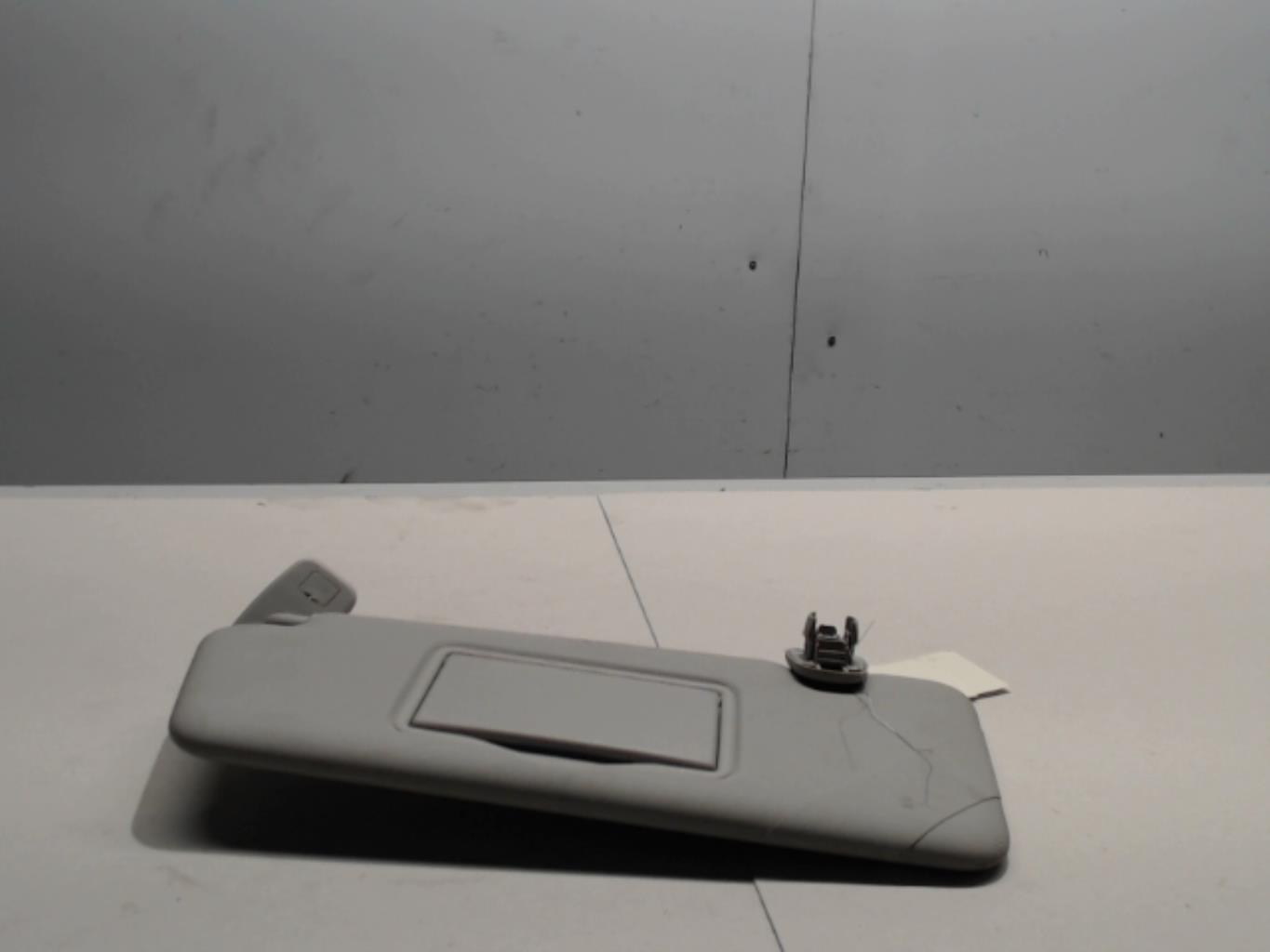 Pare soleil gauche RENAULT CLIO 4 PHASE 2 Essence - 1