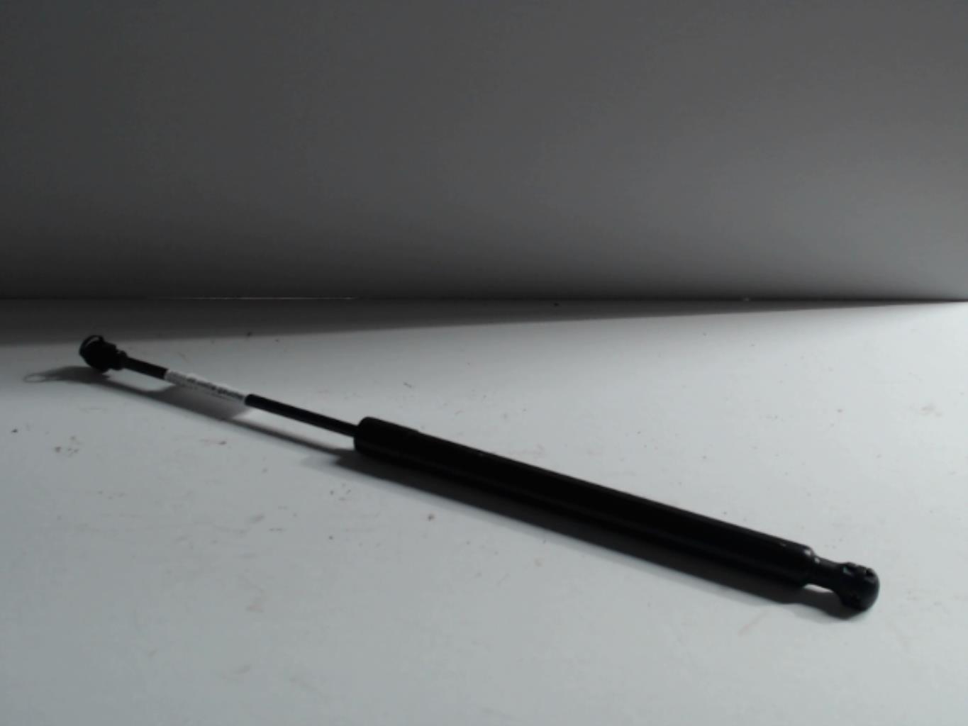 Verin de coffre gauche RENAULT CLIO 4 PHASE 2 Essence - 1
