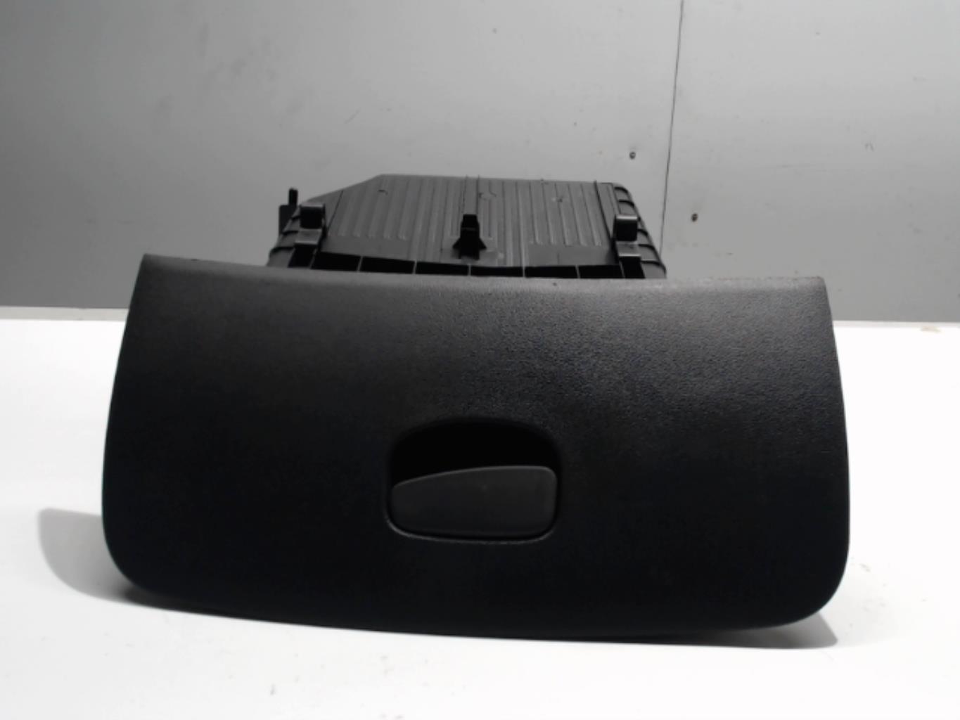 Boite a gants RENAULT CLIO 4 PHASE 2 Essence - 1