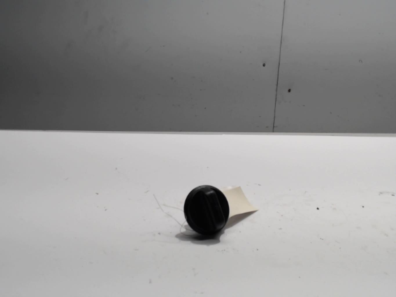 Bouchon de carburant RENAULT CLIO 4 PHASE 2 Essence - 1