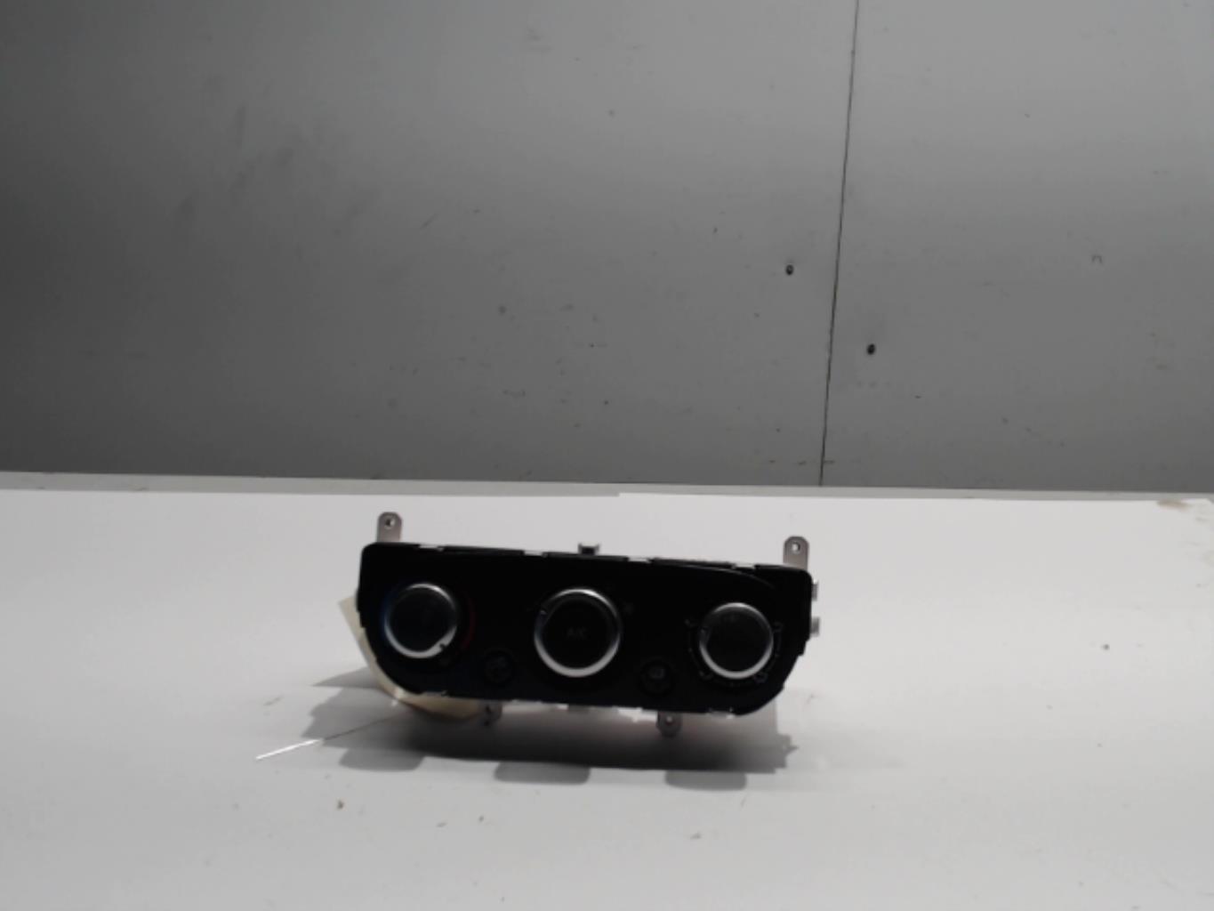 Commande chauffage RENAULT CLIO 4 PHASE 2 Essence - 1