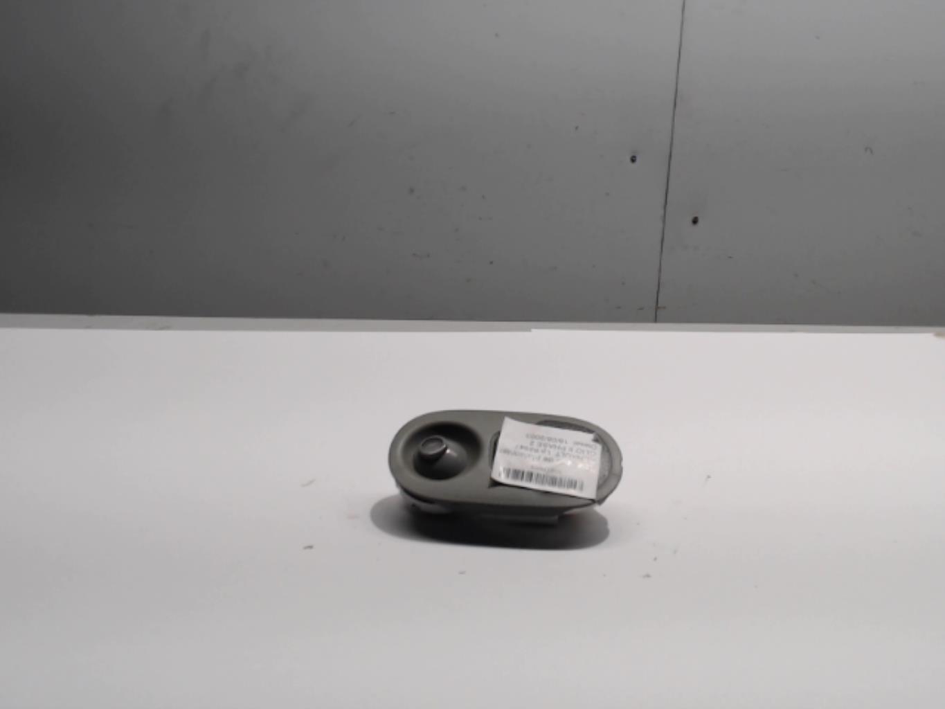 Eclairage de plafonnier RENAULT CLIO 2 PHASE 2 Diesel - 1