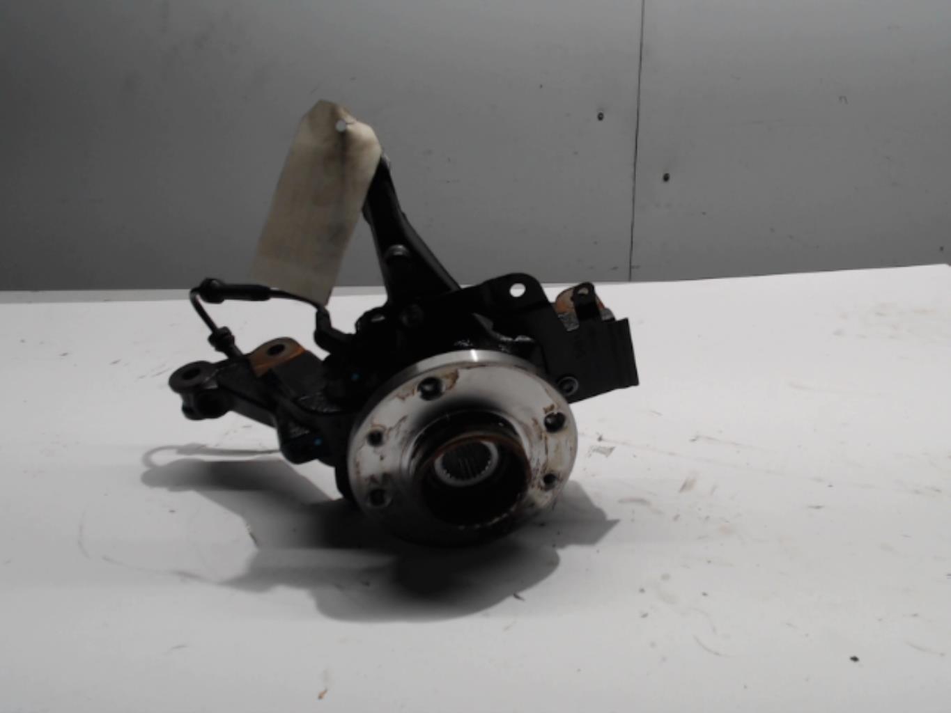 Fusee avant gauche RENAULT CLIO 4 PHASE 2 Essence - 1