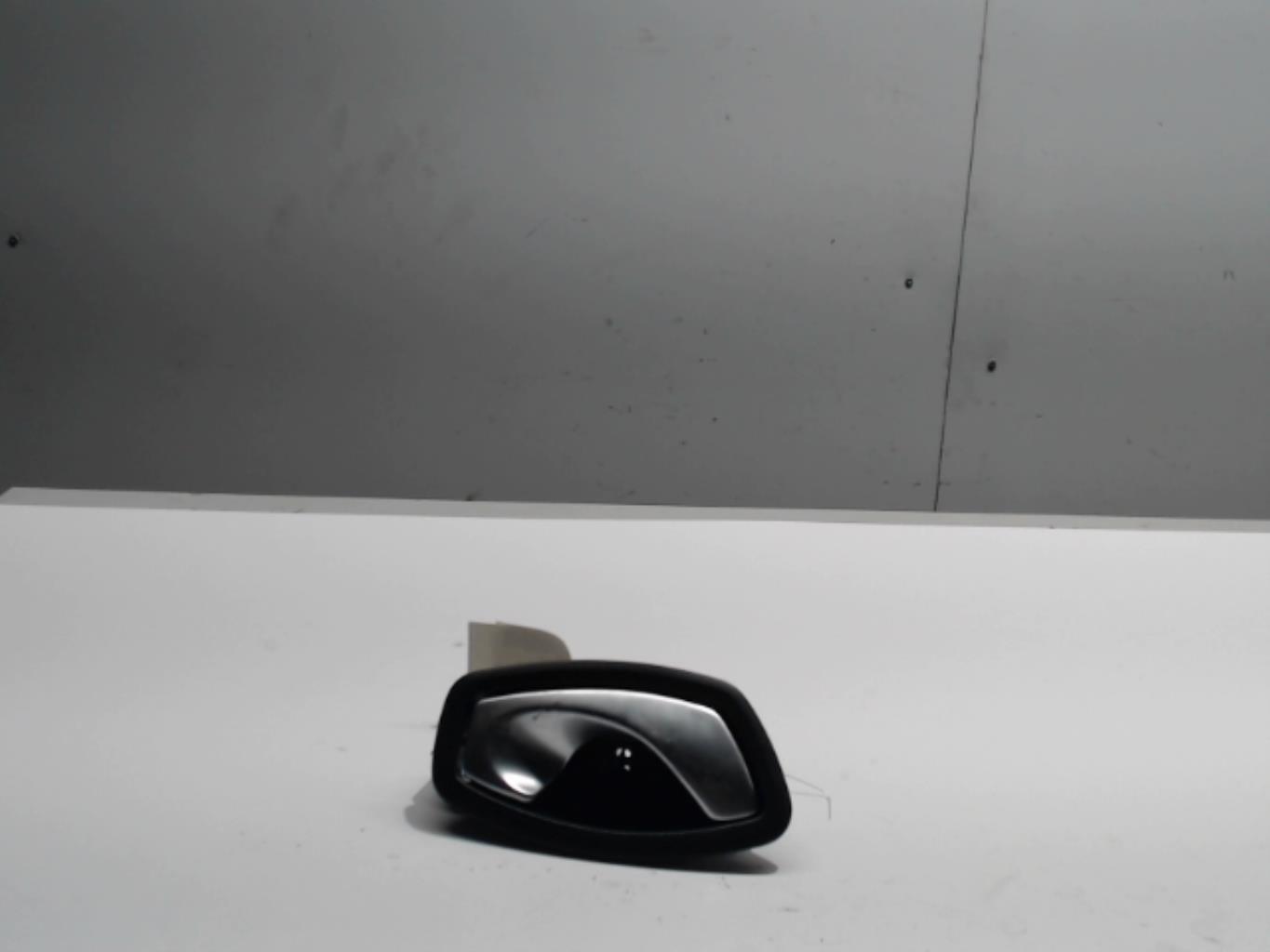 Poignee interieur arriere droit RENAULT CLIO 4  - 1