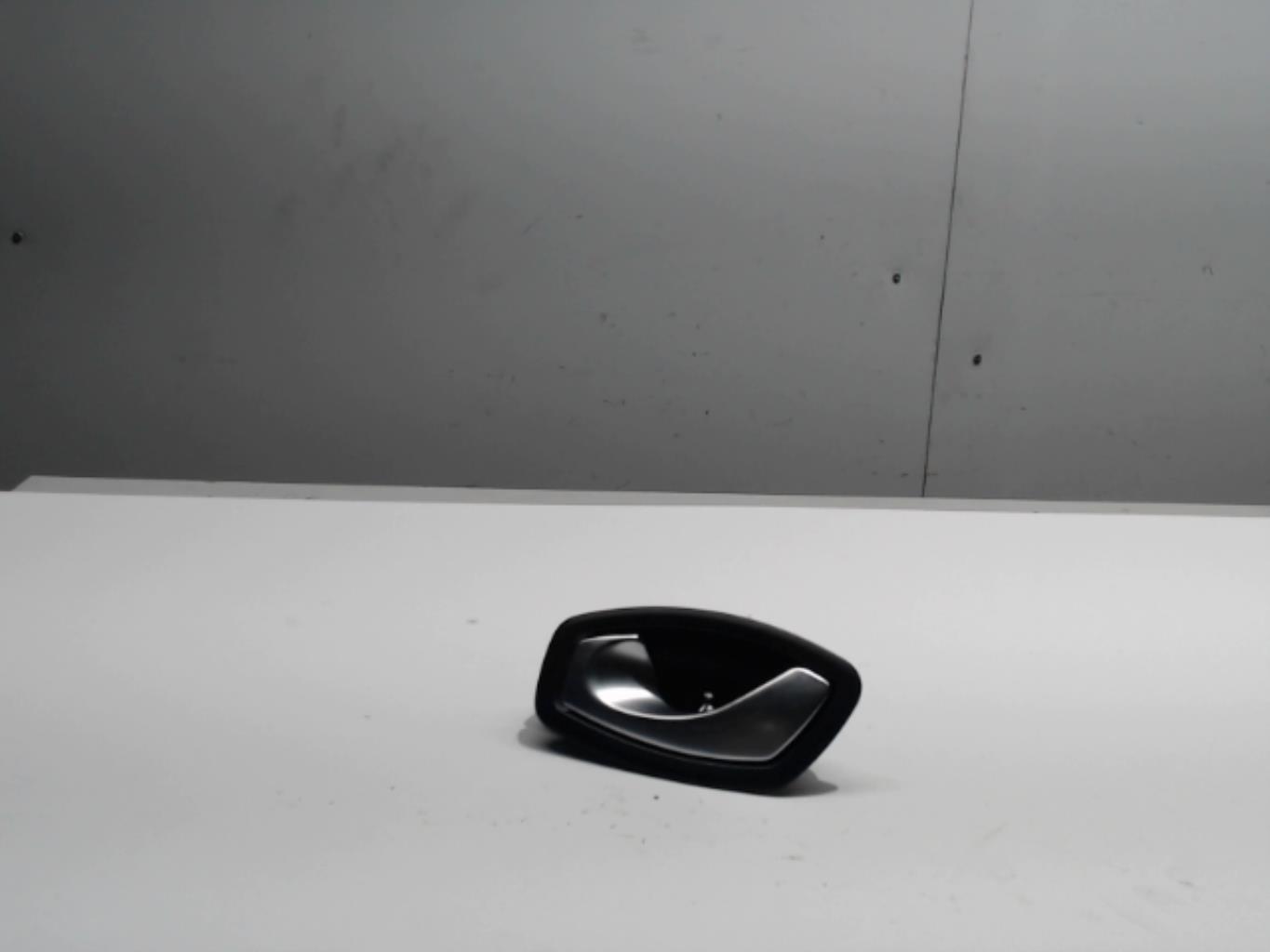 Poignee interieur arriere gauche RENAULT CLIO 4  - 1