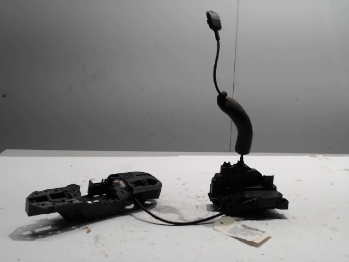 Serrure avant droit RENAULT MEGANE 3 PHASE 1 BREAK Diesel - 1