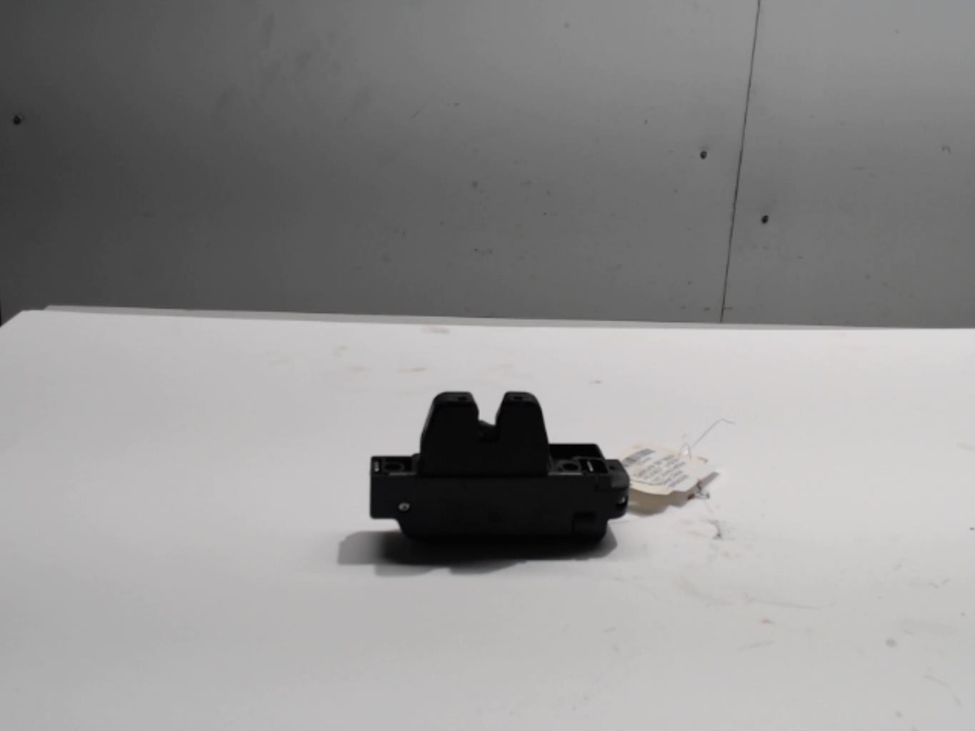 Serrure de hayon PEUGEOT 1007 Diesel - 1