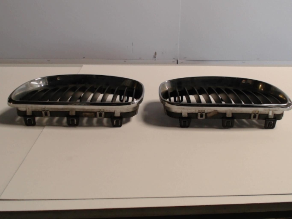 Calandre BMW SERIE 1 E87 PHASE 2  - 1