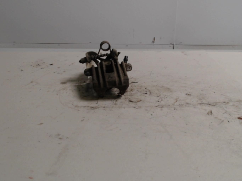 Etrier arriere droit (freinage) AUDI A4 2 PHASE 1 Diesel - 1
