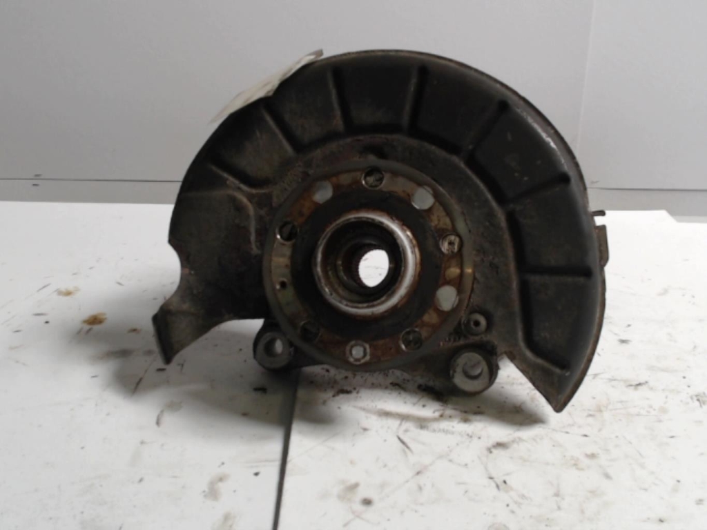 Fusee avant droit VOLKSWAGEN PASSAT 5 Diesel - 1