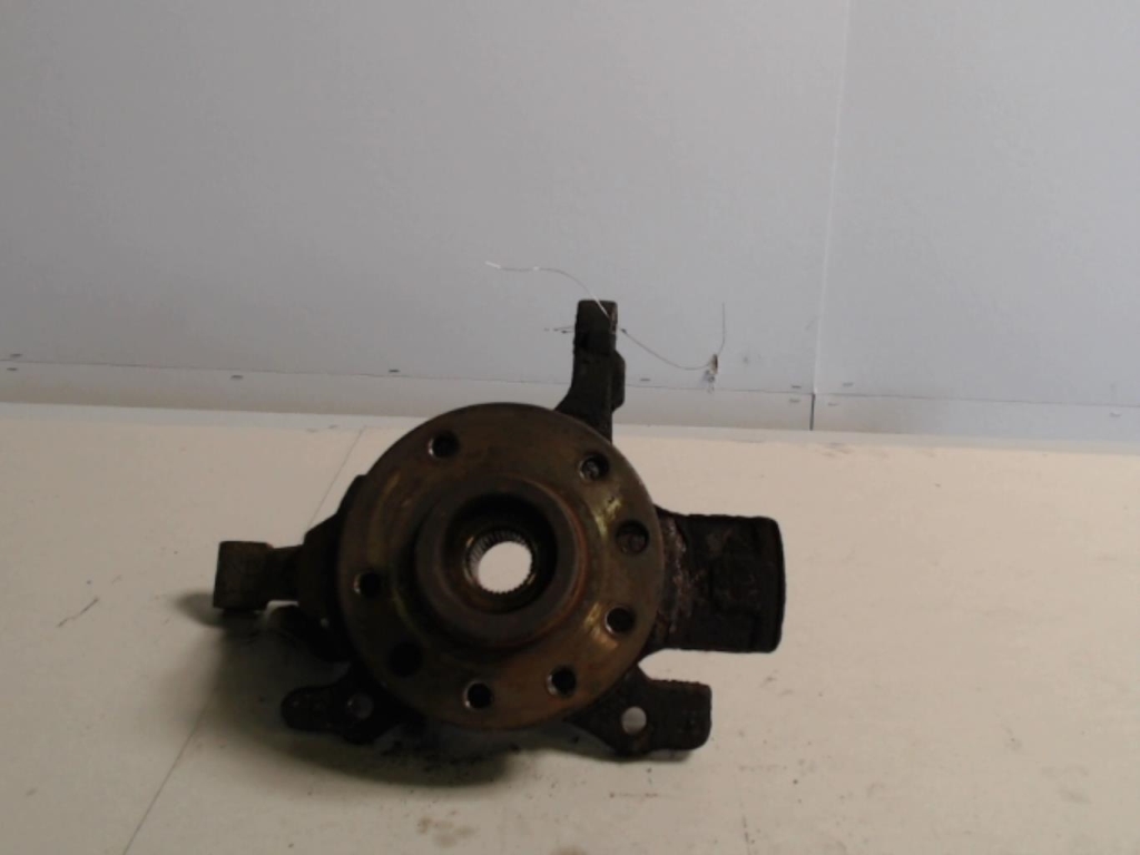Fusee avant gauche OPEL ZAFIRA A Diesel - 1