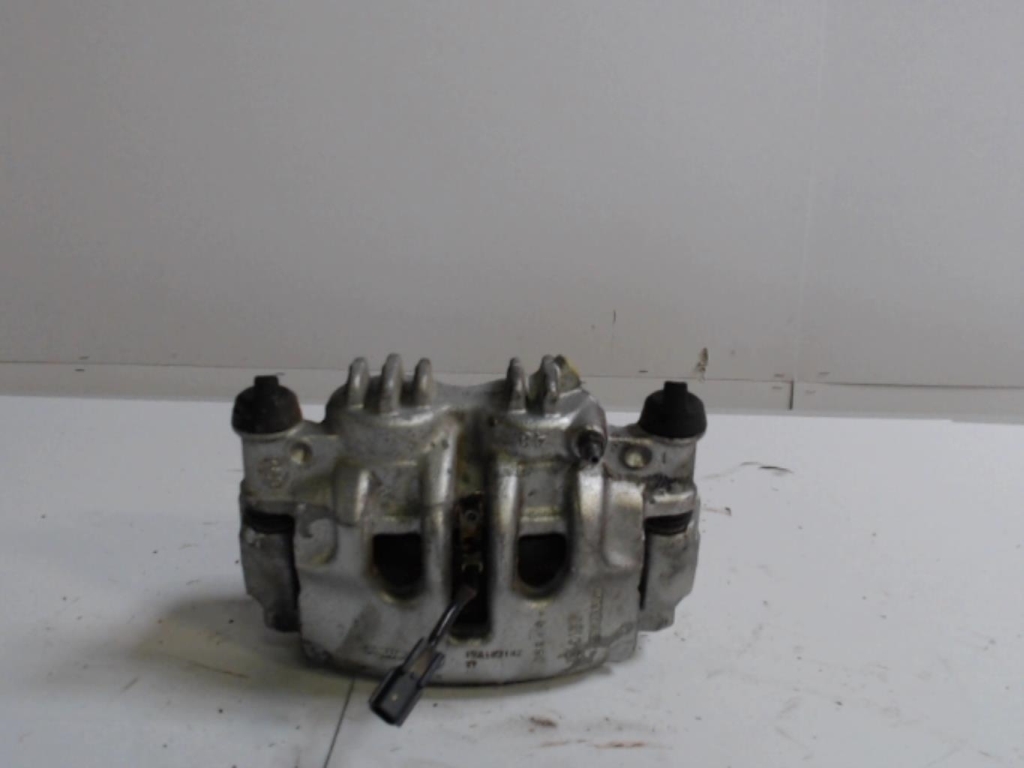 Etrier avant gauche (freinage) RENAULT MASTER 3  - 1