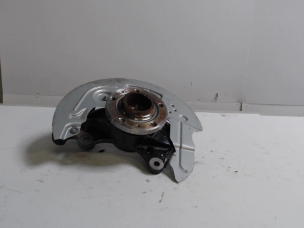 Fusee avant droit PEUGEOT 3008 2 PHASE 1 Diesel - 1