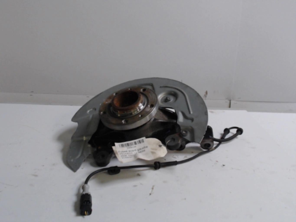 Fusee avant droit PEUGEOT 3008 2 PHASE 1 Diesel - 1
