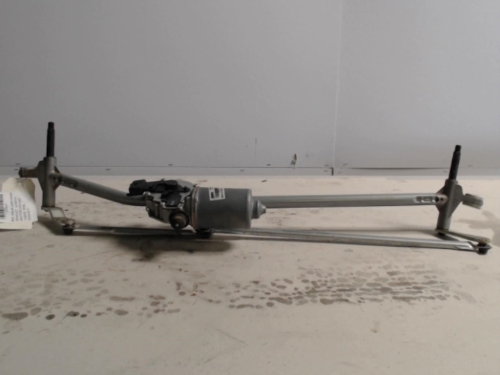 Moteur essuie glace avant -...