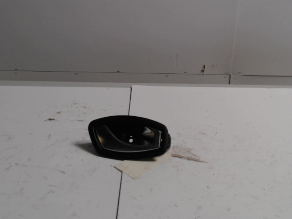 Poignee interieur avant droit RENAULT CAPTUR 1 PHASE 2 Essence - 1