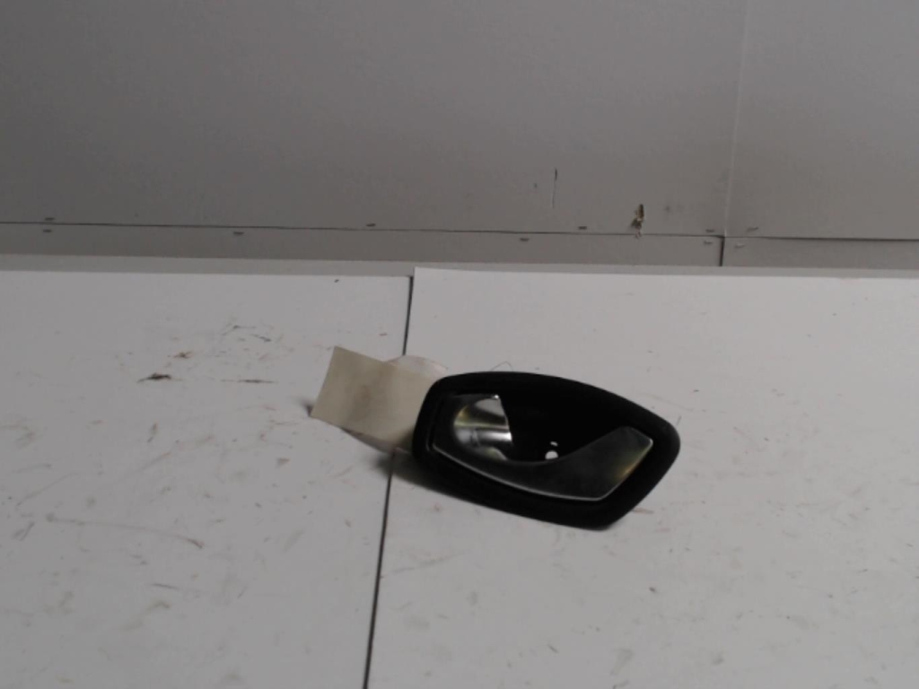 Poignee interieur avant gauche RENAULT CAPTUR 1 PHASE 2 Essence - 1